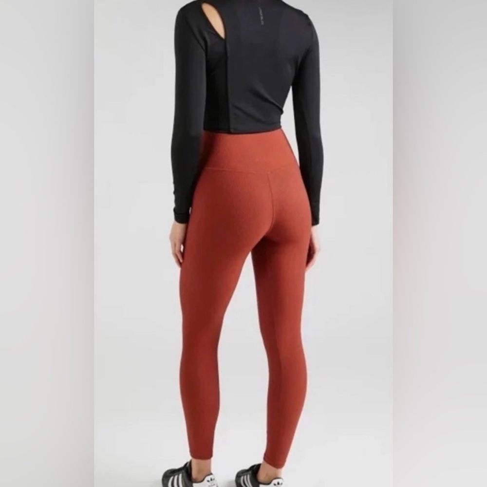 VARLEY LETS MOVE RIBBED HIGH RISE LEGGINGS 25 - In Smoked Paprika - Size Medium - Picture 3 of 9